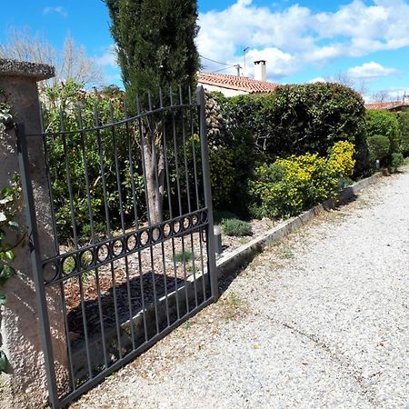 Saint-Maximin Les Coronilles Bed & Breakfast エクステリア 写真