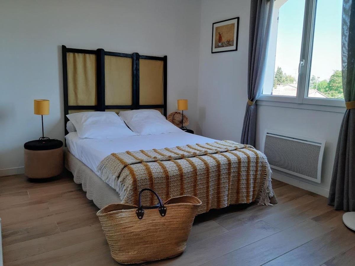 Saint-Maximin Les Coronilles Bed & Breakfast エクステリア 写真